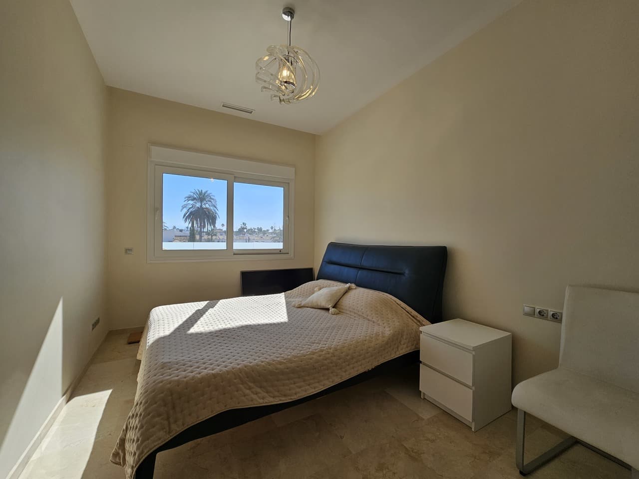 Vrijstaande Villa met 5 slaapkamers in La Zenia - 16