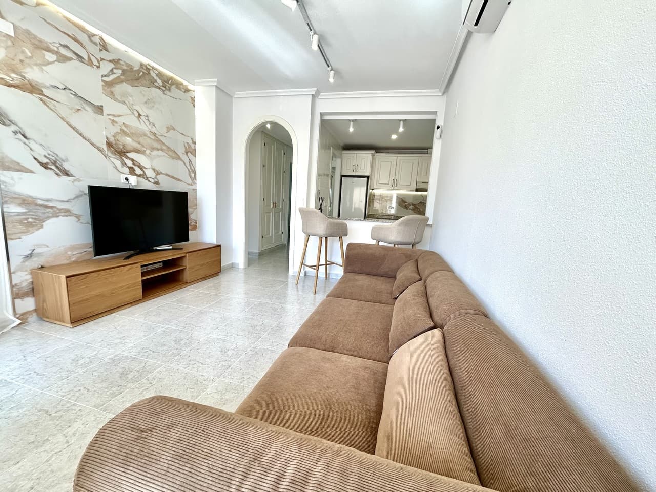 Apartamento Planta Media de 2 dormitorios en Villamartin - 4
