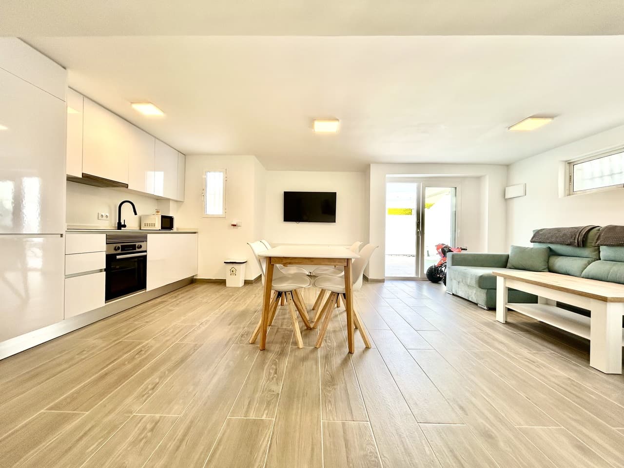 Villa - Chalet de 5 dormitorios en Villamartin - 30