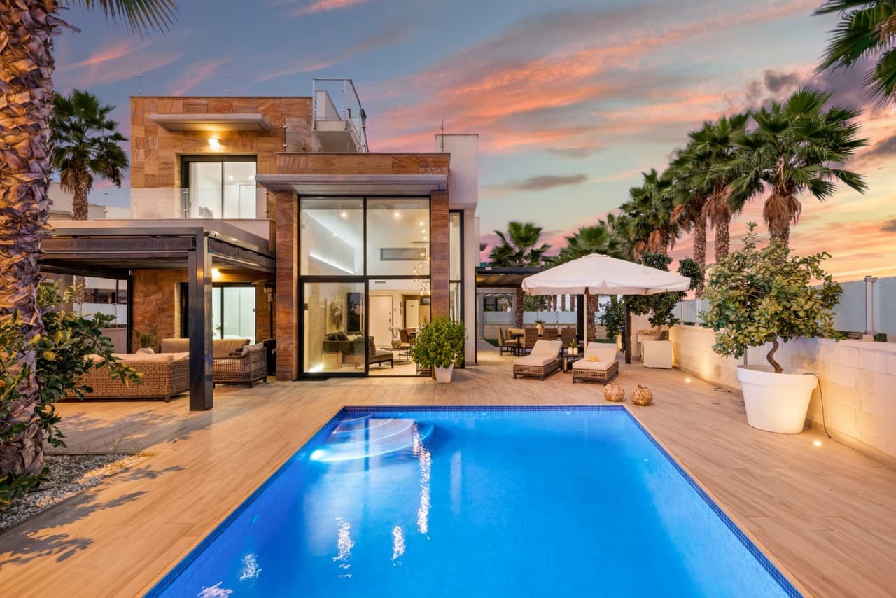 Villa - Chalet de 5 dormitorios en Cabo Roig - 16
