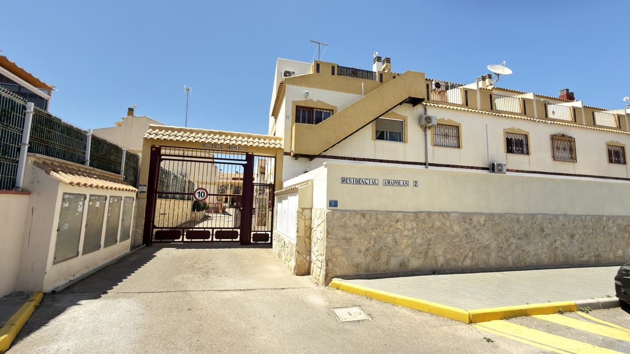 Geschakelde Woning met 3 slaapkamers in La Zenia - 2