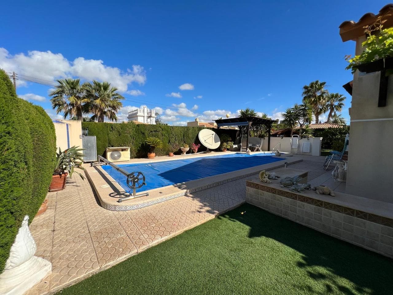 3 bed Detached Villa in Cabo Roig - 21