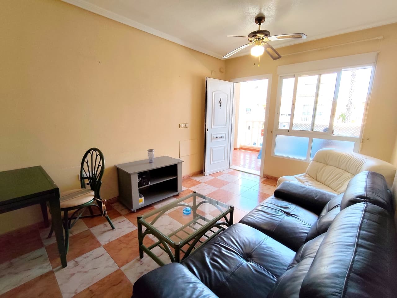 2 bed Middle Floor Apartment in Villamartin