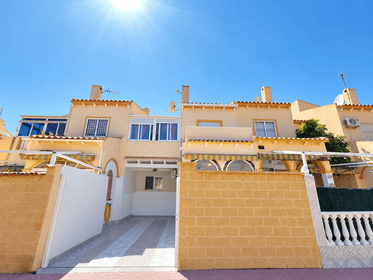 Geschakelde Woning met 2 slaapkamers in Playa Flamenca - 1