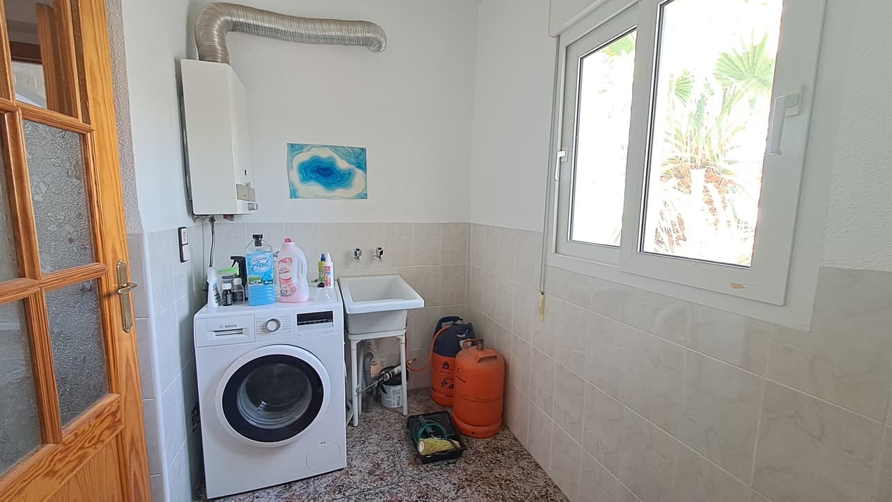 Villa - Chalet de 5 dormitorios en Villamartin - 12
