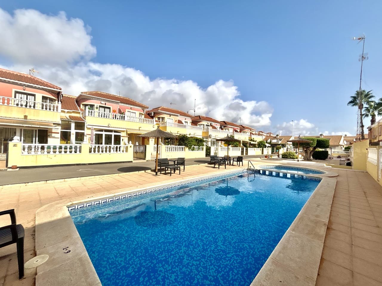 Tussenverdieping Appartement met 2 slaapkamers in La Zenia - 1
