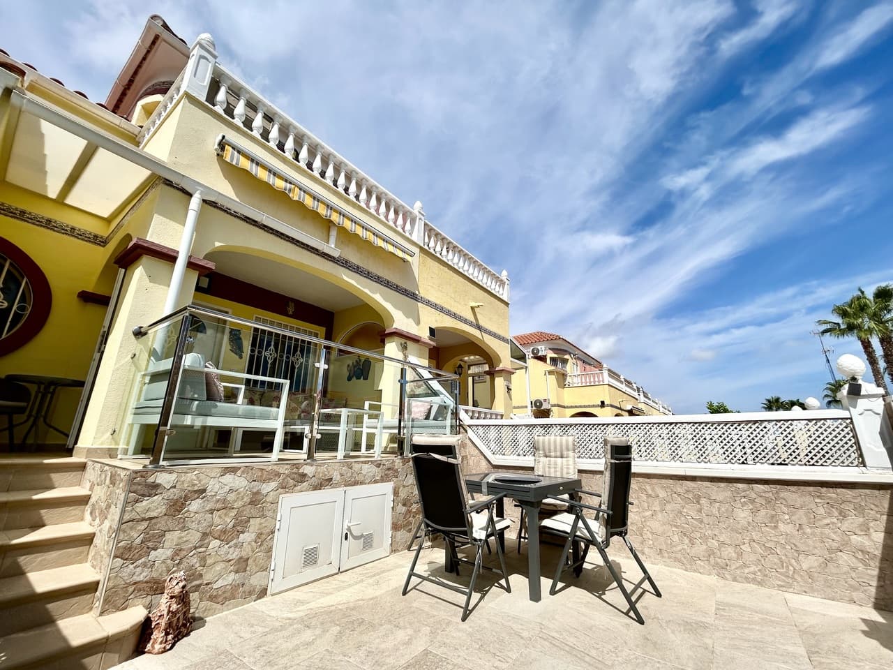 3 bed Townhouse in Cabo Roig - 2