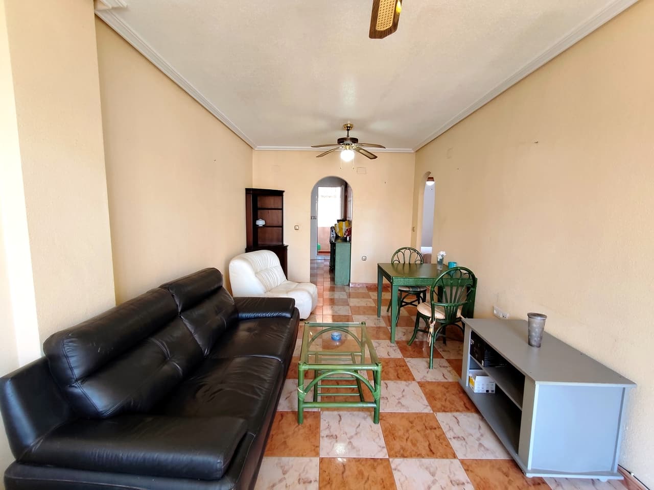 2 bed Middle Floor Apartment in Villamartin