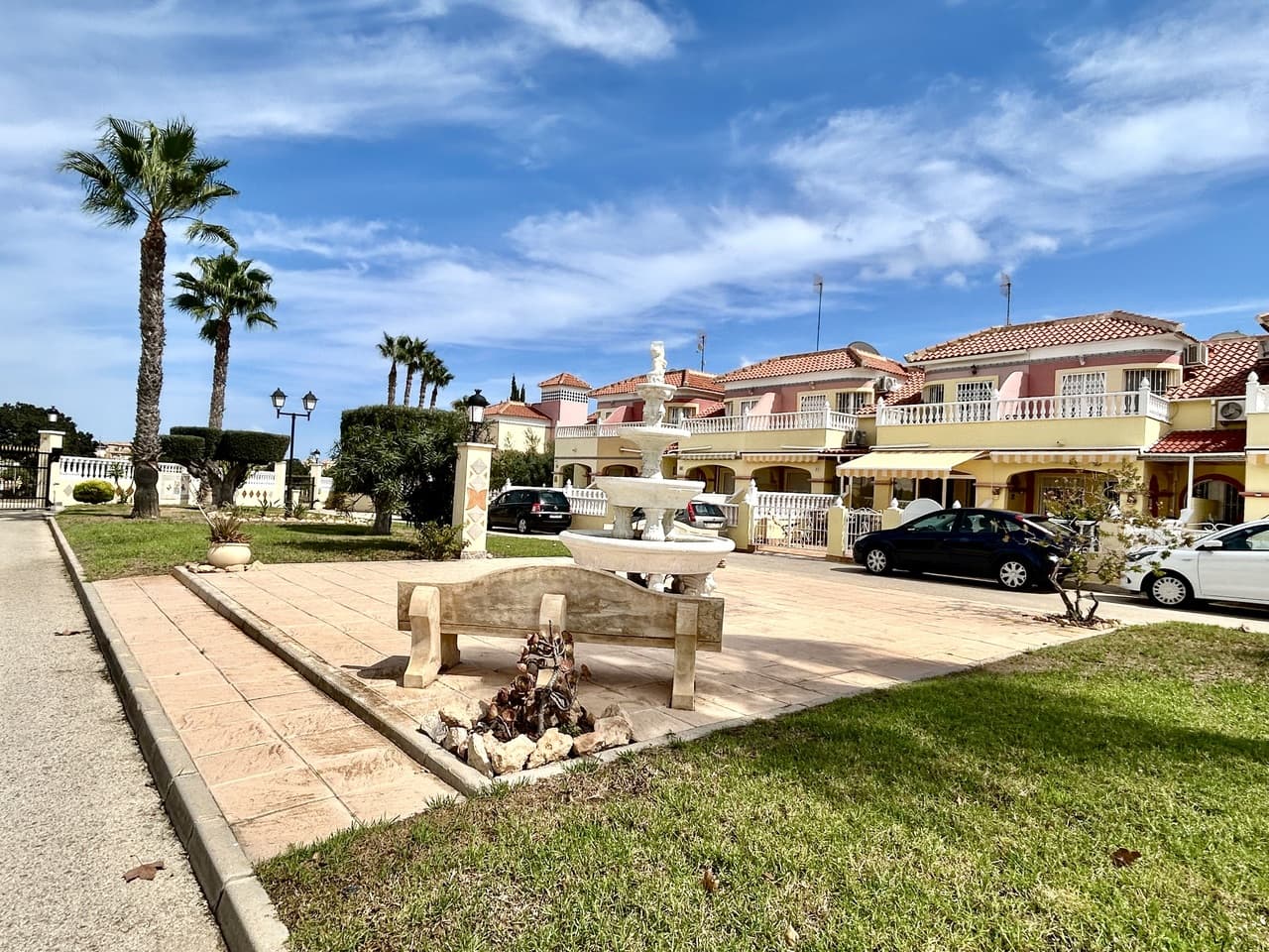3 bed Townhouse in Cabo Roig - 28