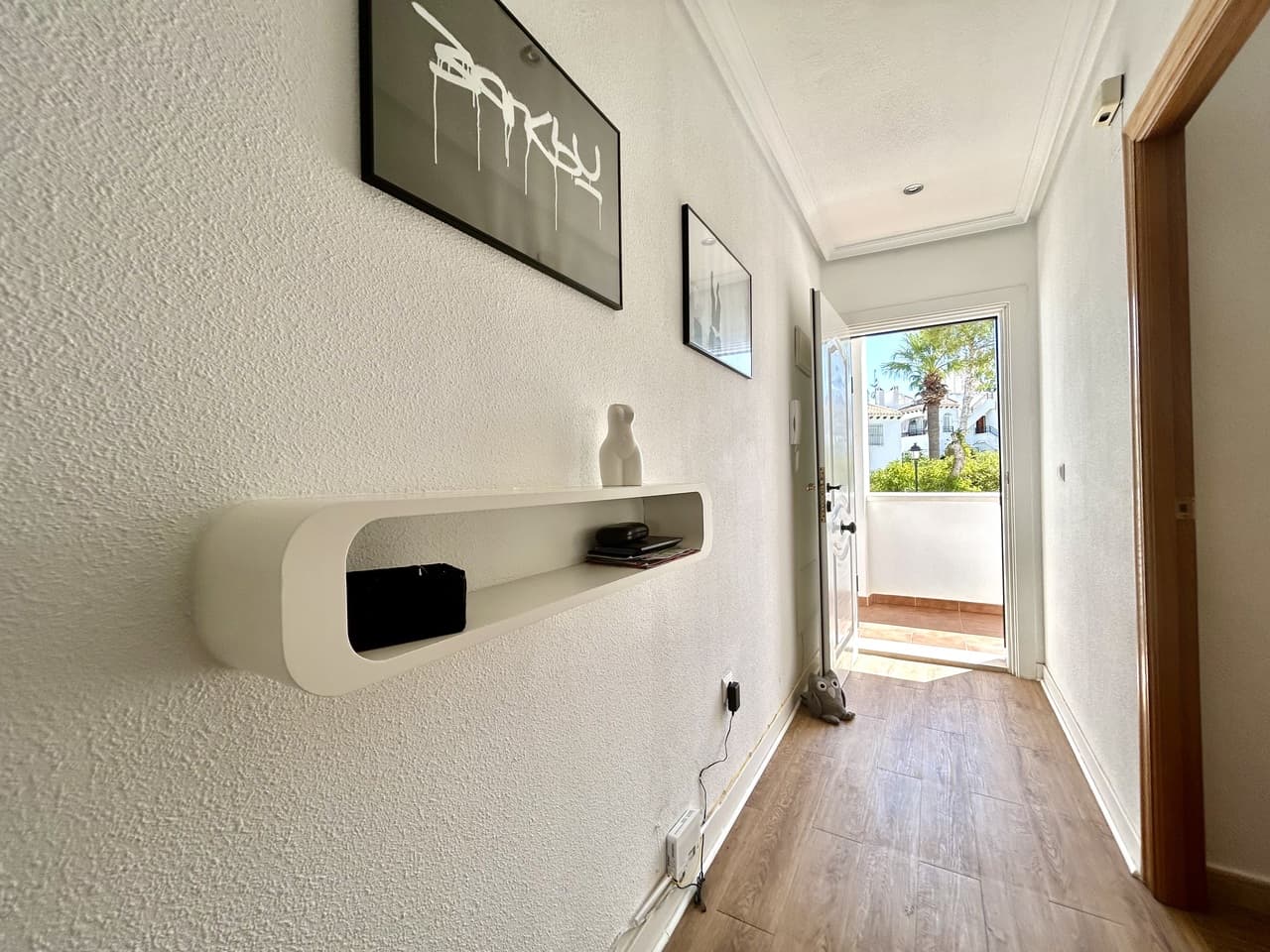 2 bed Middle Floor Apartment in Villamartin - 20