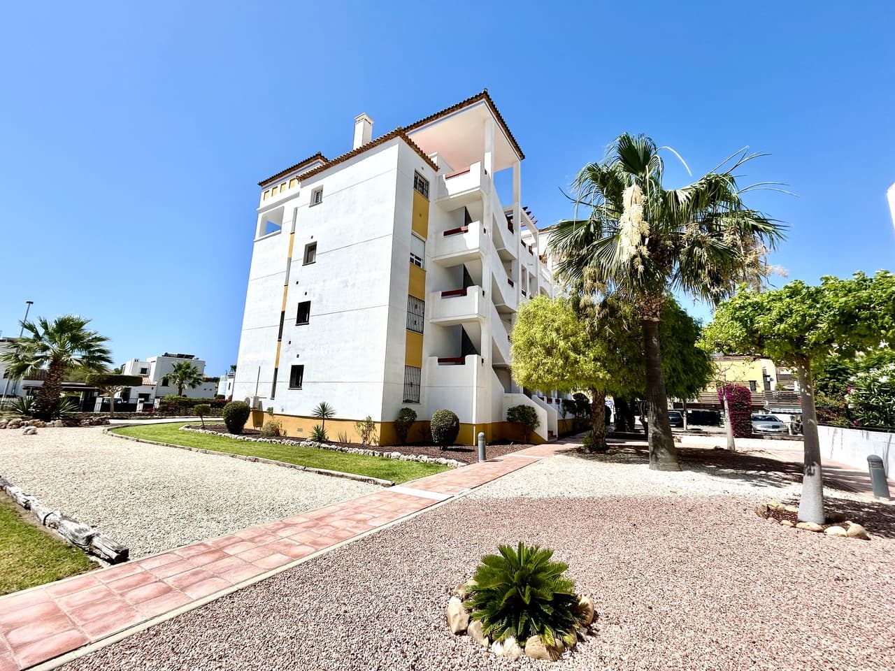 2 bed Middle Floor Apartment in Villamartin - 1