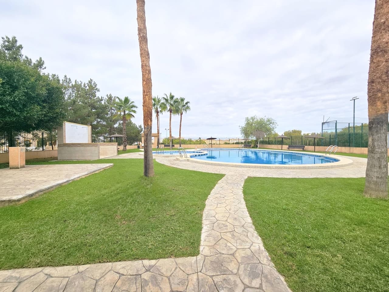 6 bed Townhouse in Los Altos - 34