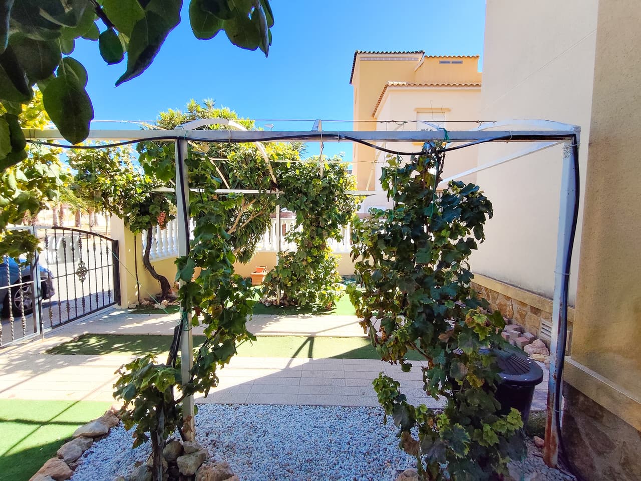 Apartamento Planta Media de 2 dormitorios en Cabo Roig - 28