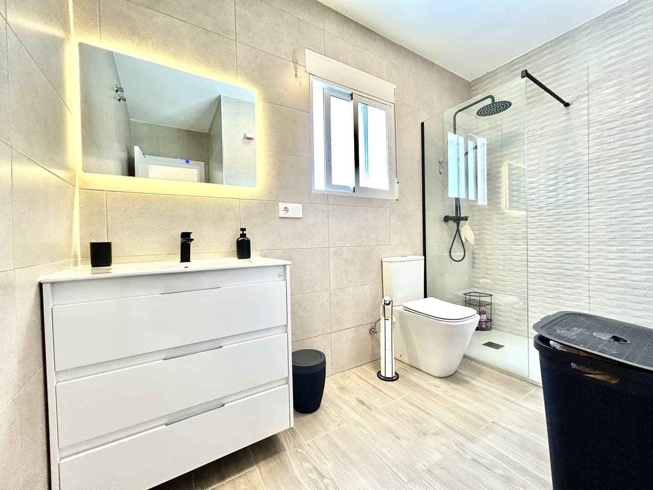 Villa - Chalet de 5 dormitorios en Villamartin - 17
