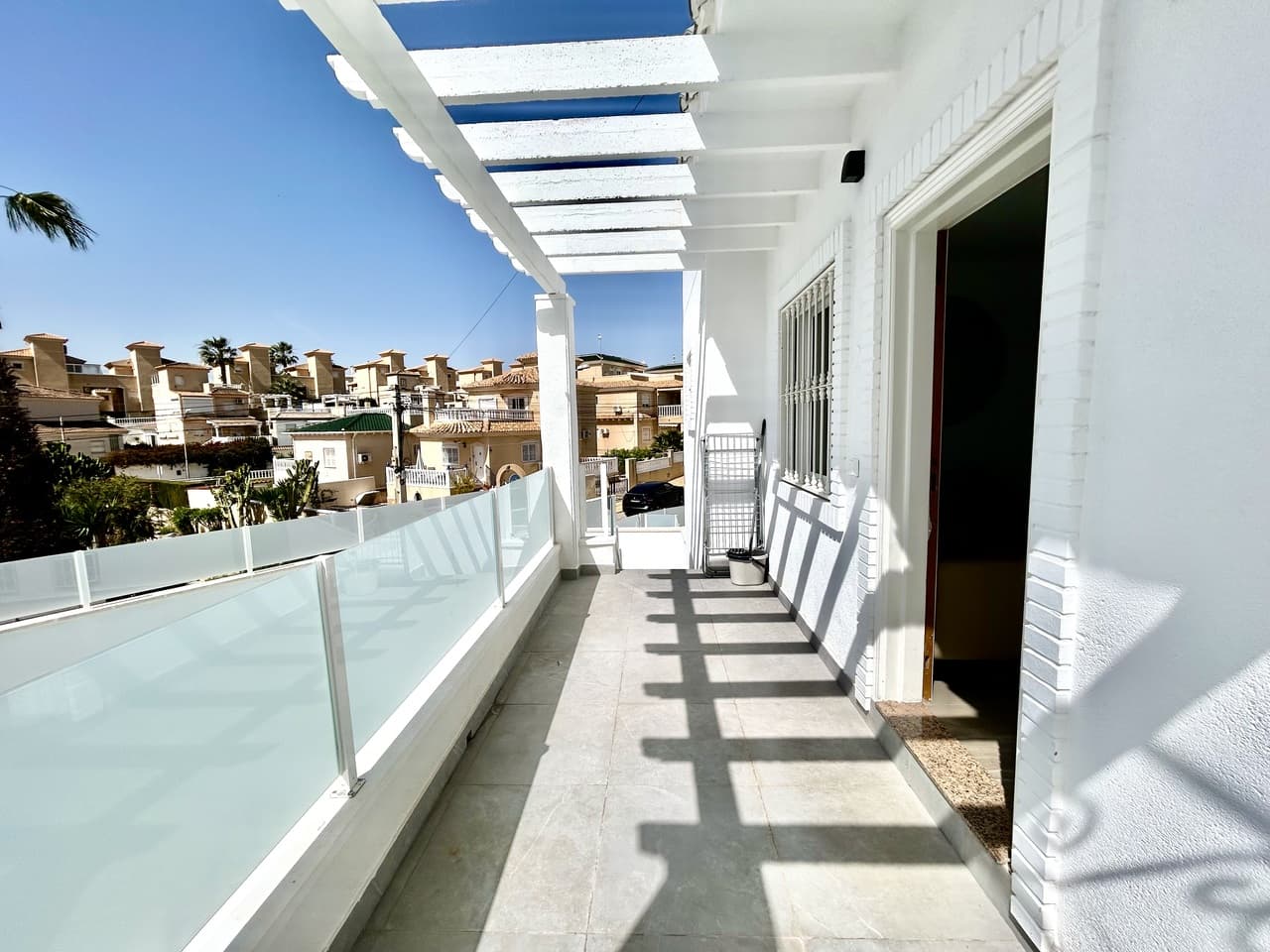 Villa - Chalet de 5 dormitorios en Villamartin - 24