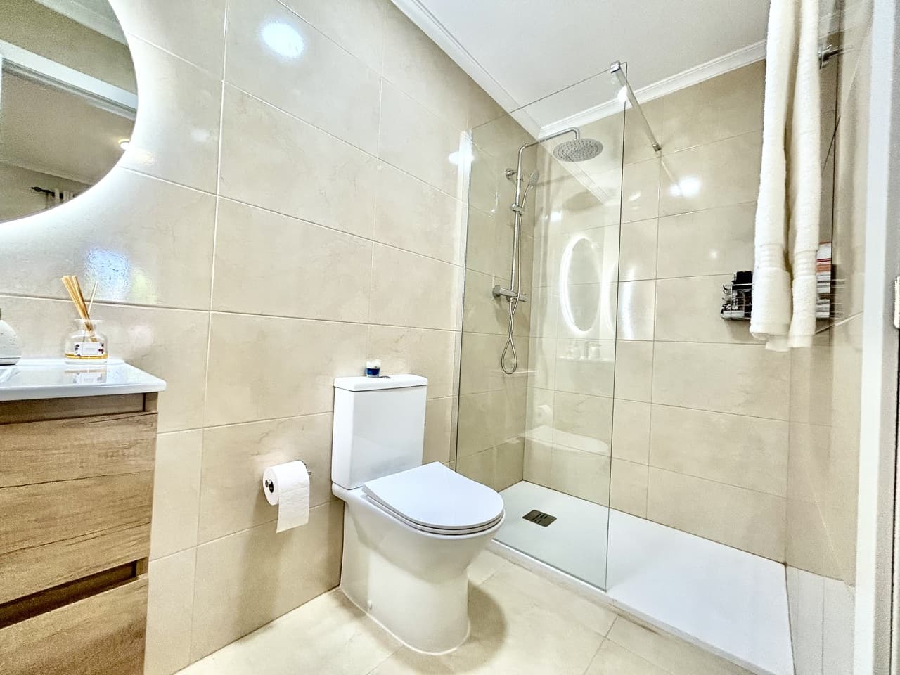 2 bed Middle Floor Apartment in Villamartin - 14