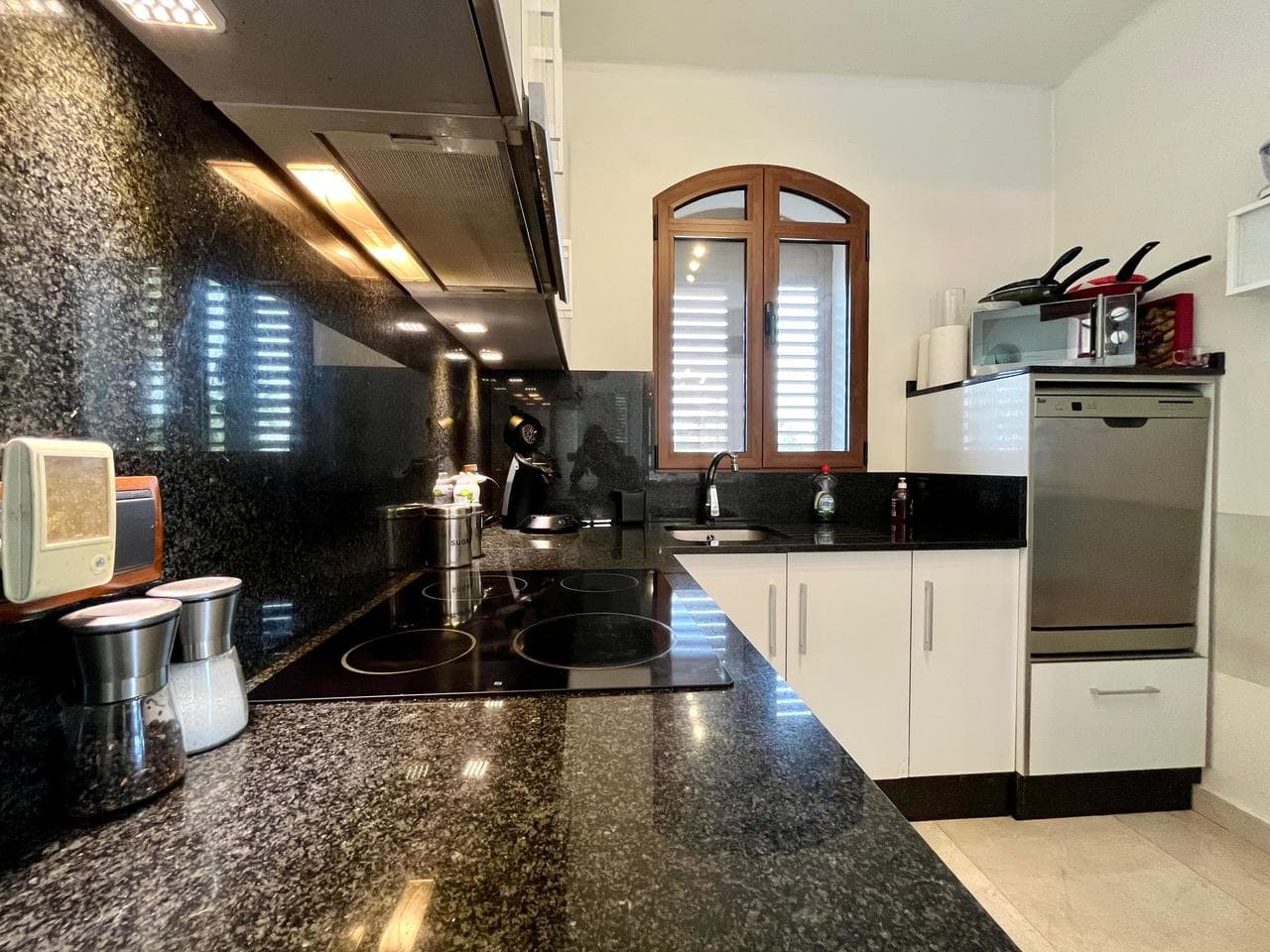 Vrijstaande Villa met 4 slaapkamers in Villamartin - 16