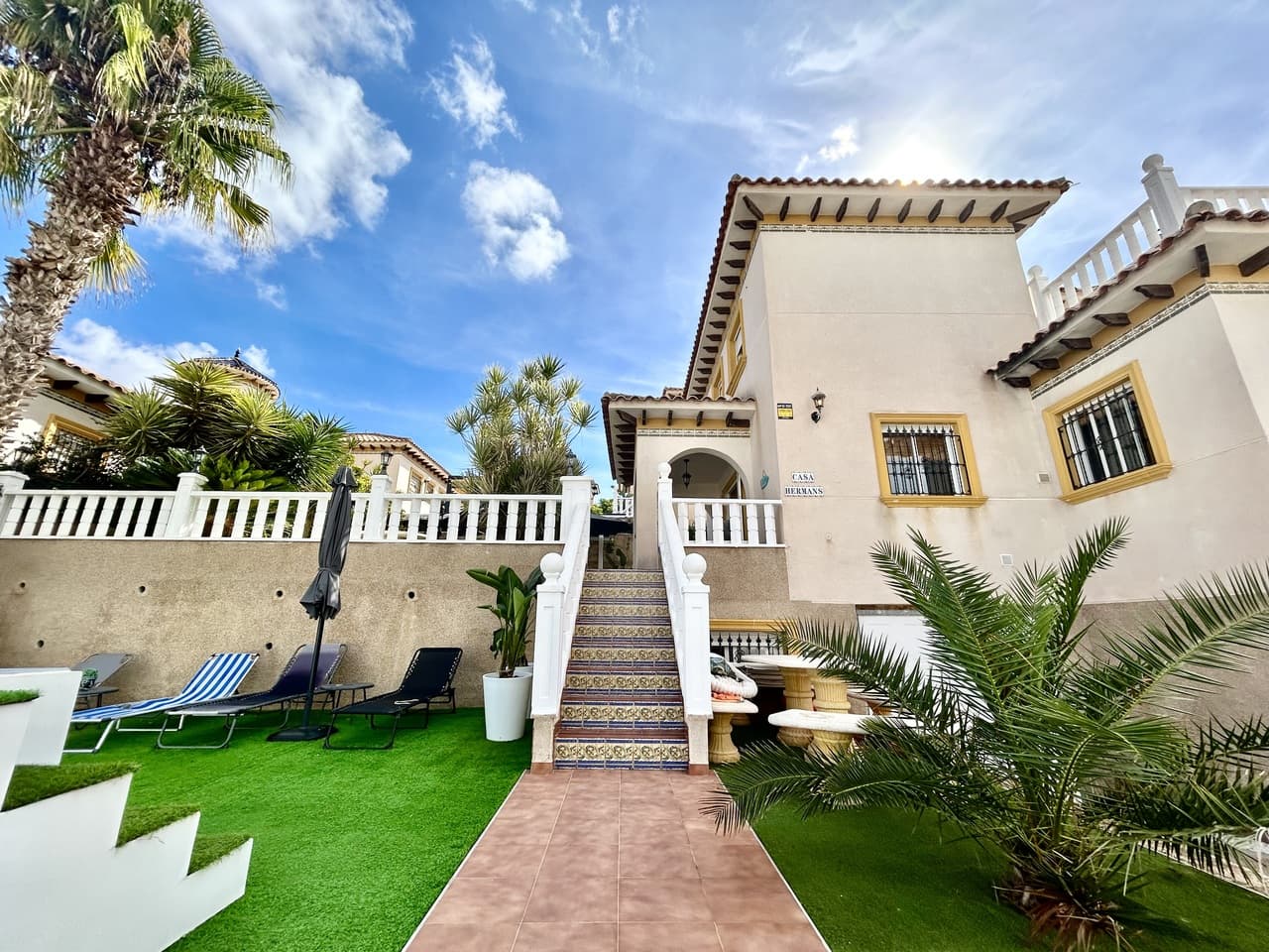 4 bed Detached Villa in Villamartin - 1