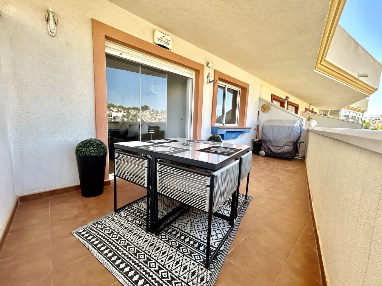 2 bed Middle Floor Apartment in Villamartin - 22