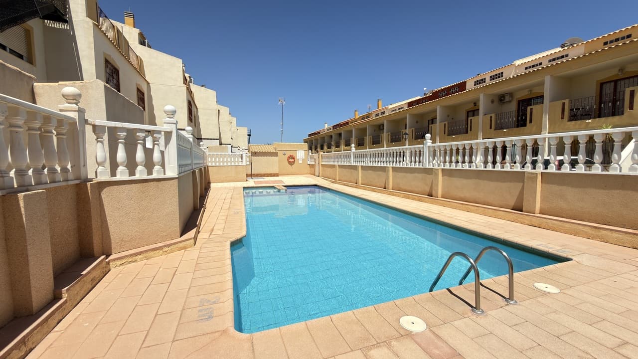 Geschakelde Woning met 3 slaapkamers in La Zenia - 3