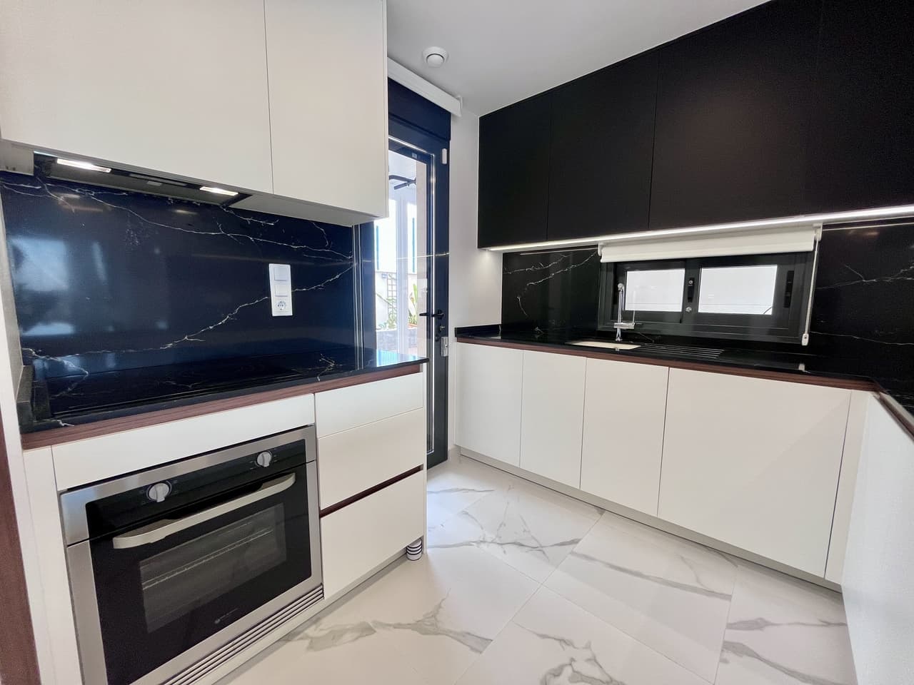 Tussenverdieping Appartement met 2 slaapkamers in San Miguel de Salinas - 3