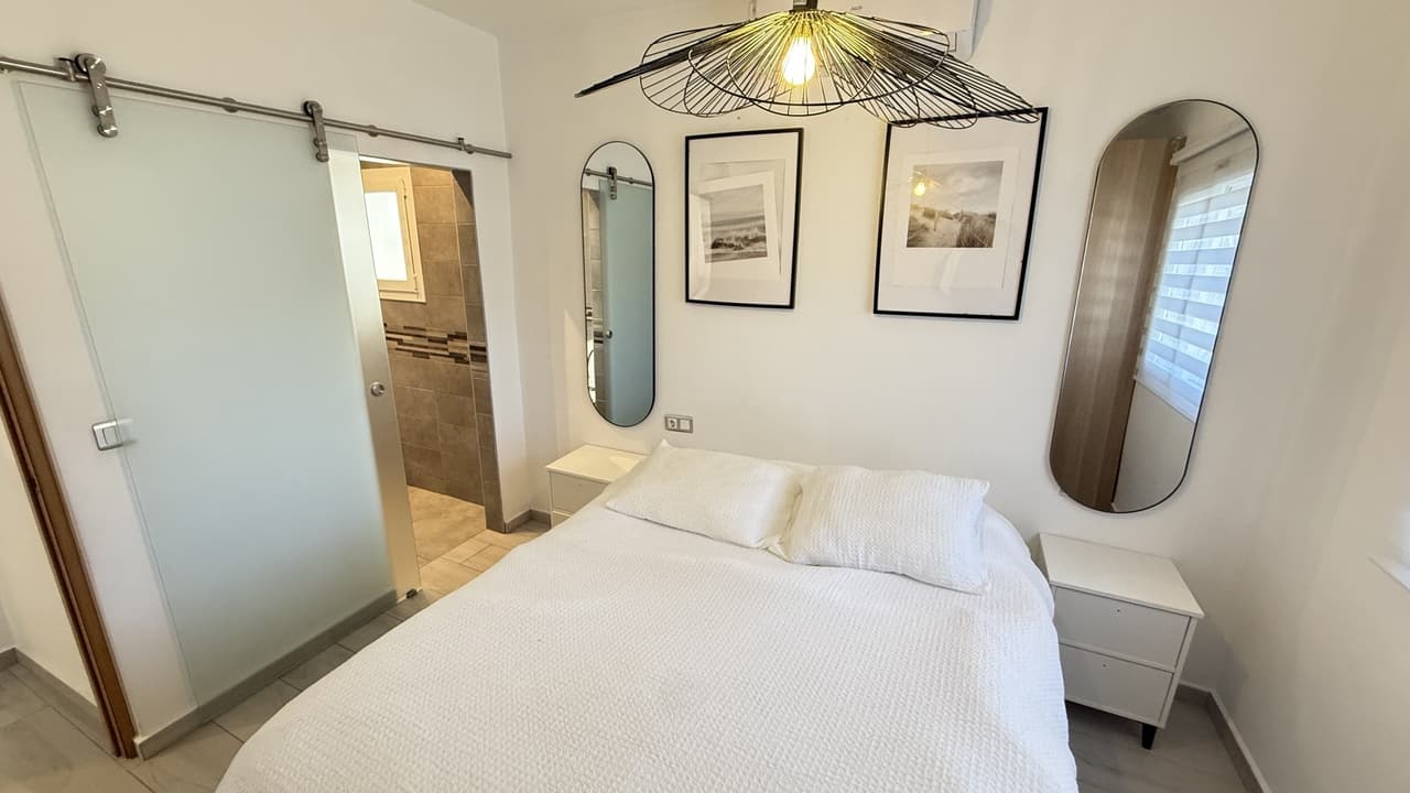 Villa - Chalet de 2 dormitorios en Villamartin - 34