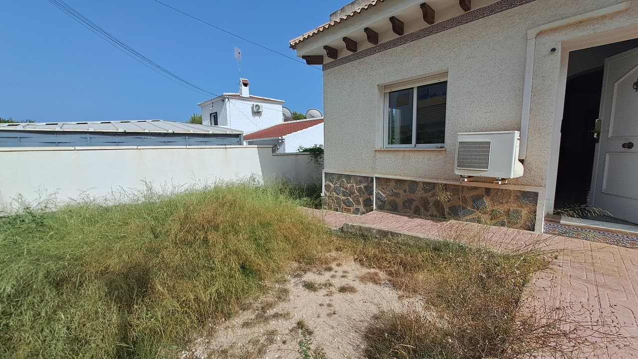 Villa - Chalet de 5 dormitorios en Villamartin - 4