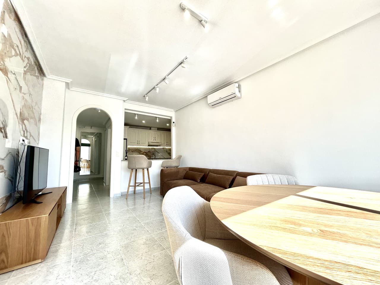 Apartamento Planta Media de 2 dormitorios en Villamartin - 17