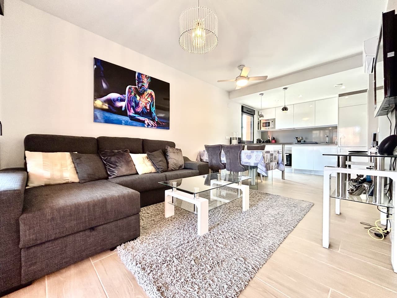 2 bed Middle Floor Apartment in Villamartin - 10