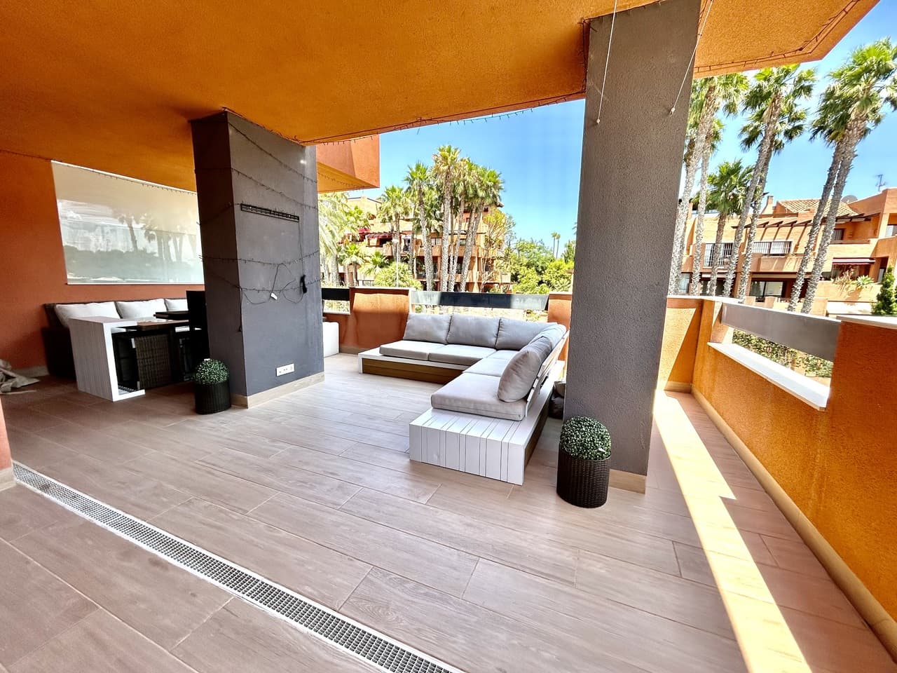 2 bed Middle Floor Apartment in Villamartin - 31