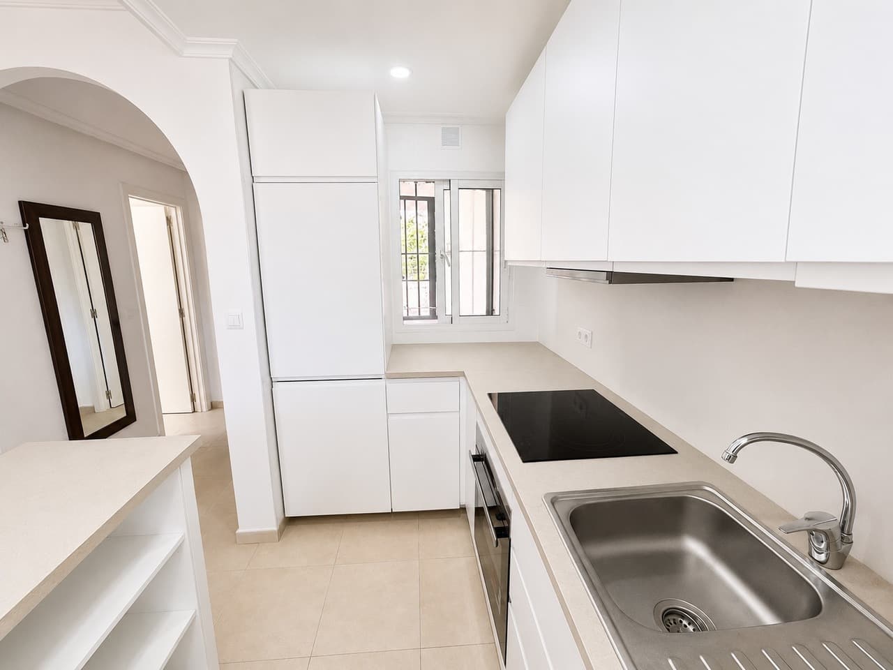 2 bed Middle Floor Apartment in Villamartin - 10