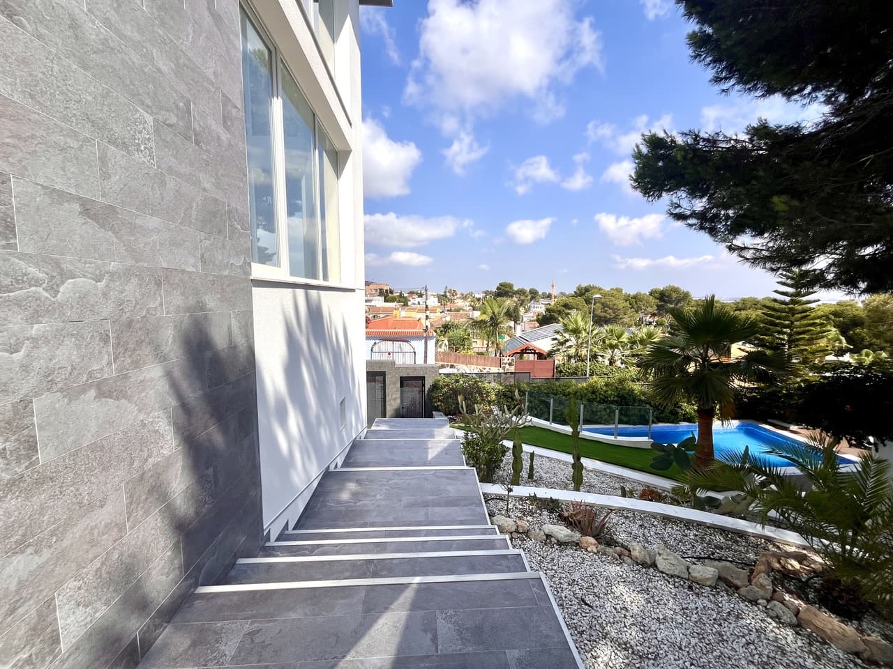 Villa - Chalet de 6 dormitorios en Los Balcones - 41