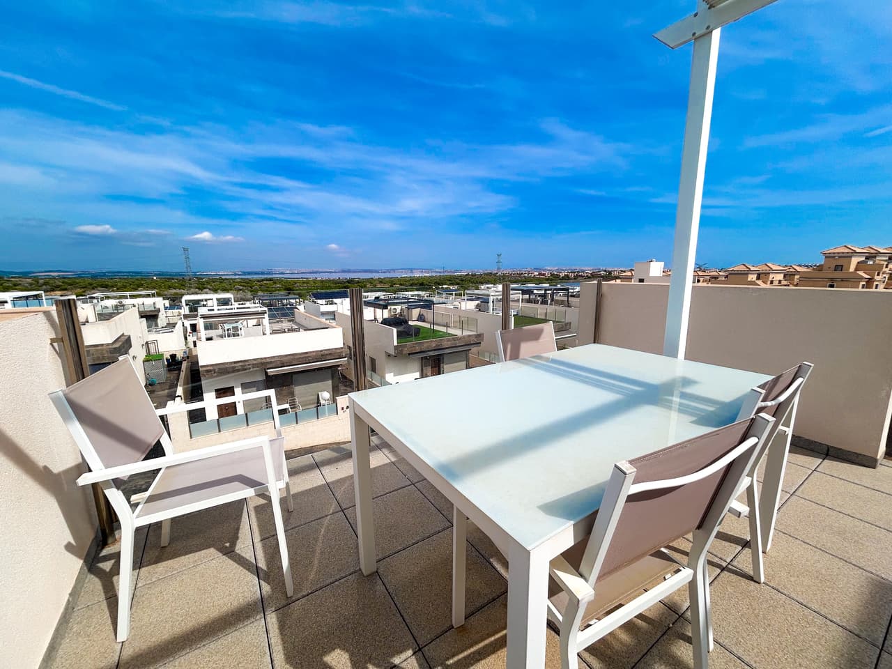 Villa - Chalet de 3 dormitorios en Villamartin - 29