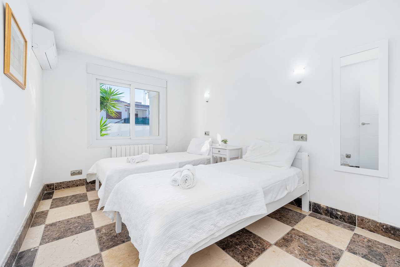 Villa - Chalet de 7 dormitorios en Dehesa de Campoamor - 18