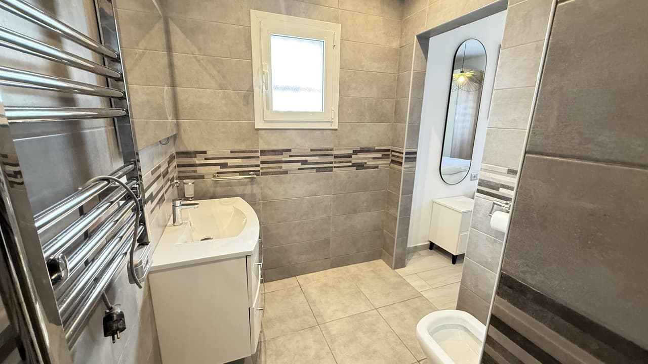 Villa - Chalet de 2 dormitorios en Villamartin - 38