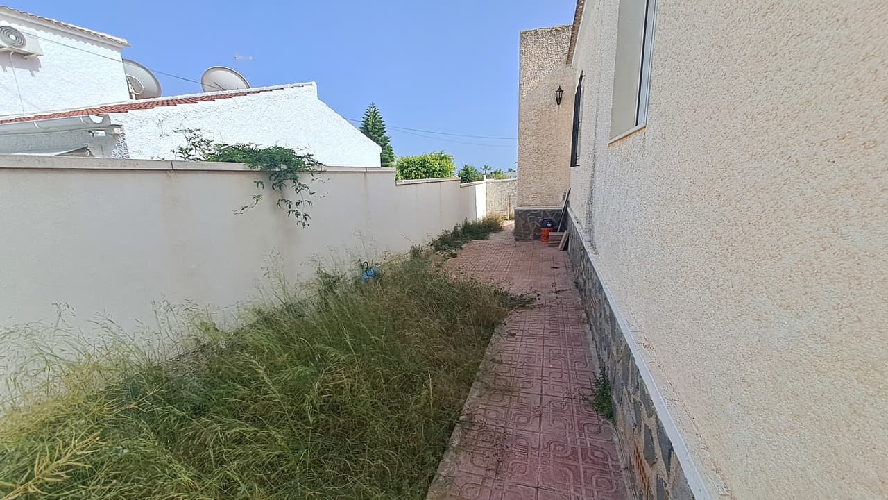 Villa - Chalet de 5 dormitorios en Villamartin - 5