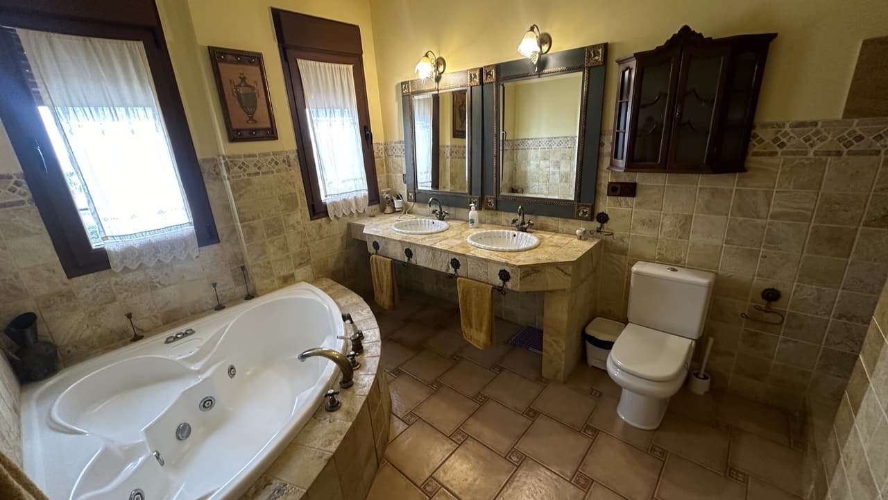 Vrijstaande Villa met 4 slaapkamers in San Miguel de Salinas - 21