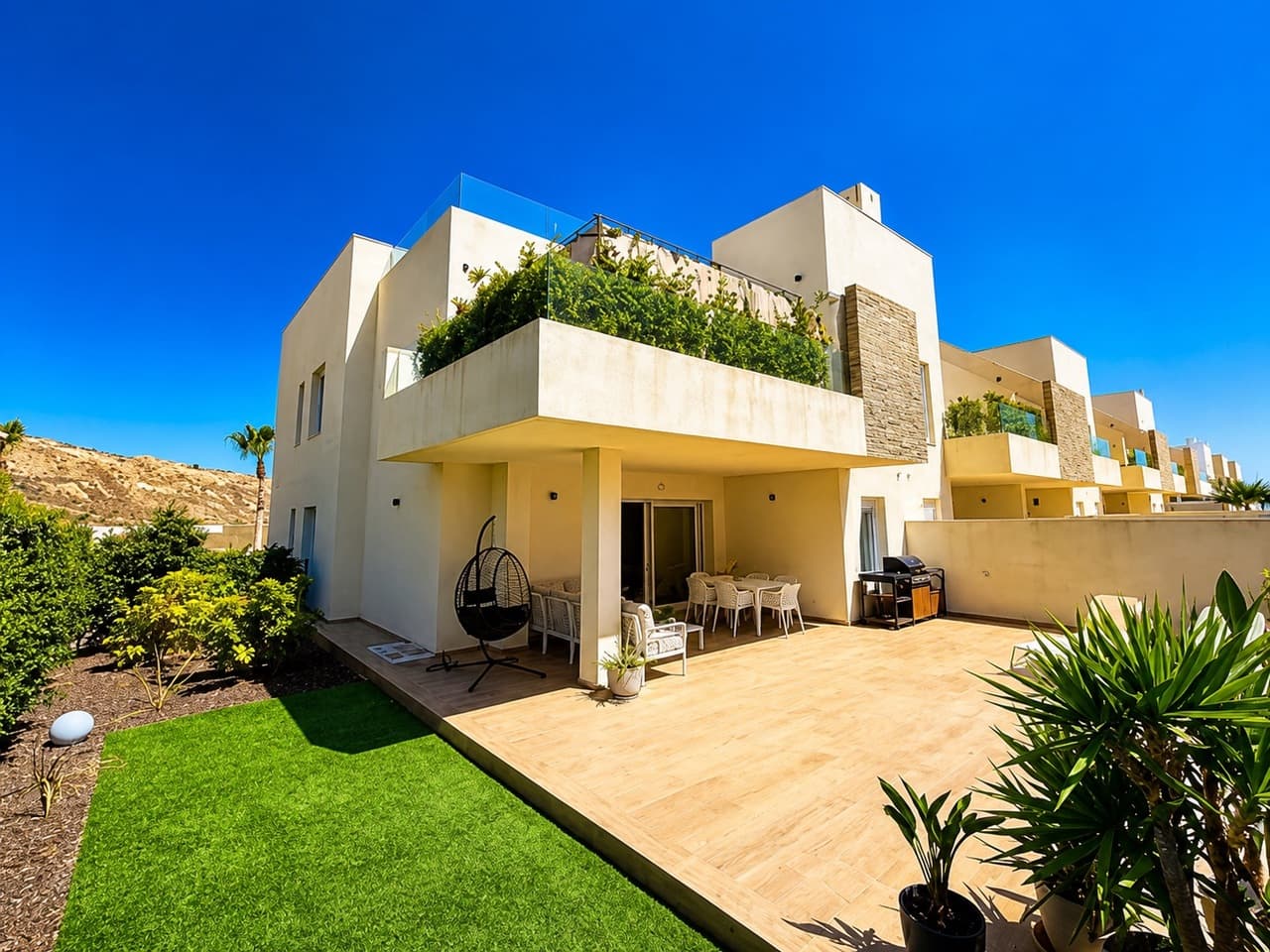 Apartamento Planta Media de 3 dormitorios en La Finca Golf - 1
