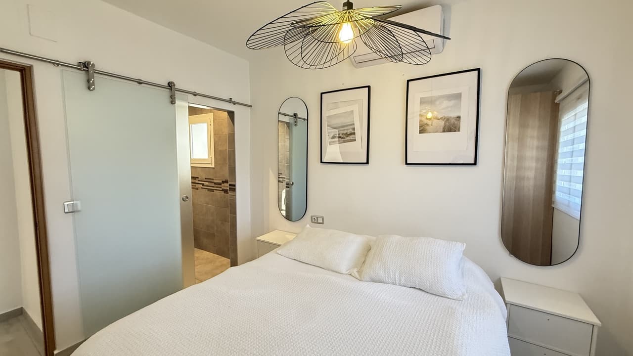 Villa - Chalet de 2 dormitorios en Villamartin - 36