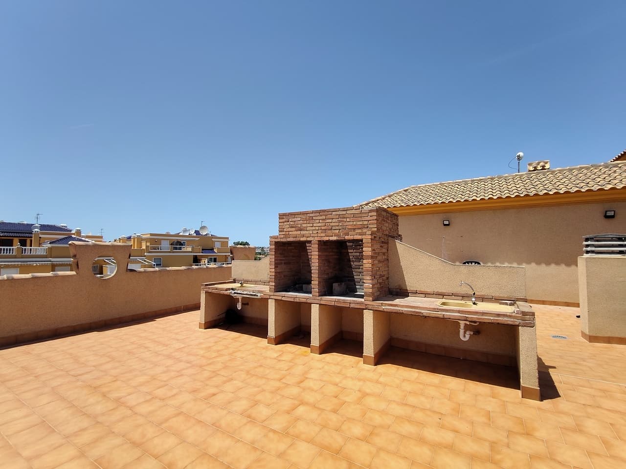 Tussenverdieping Appartement met 2 slaapkamers in Cabo Roig - 27