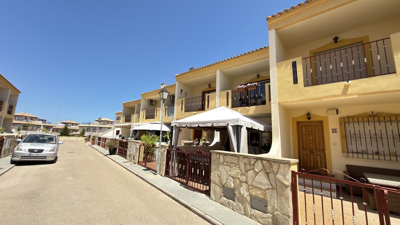 Geschakelde Woning met 3 slaapkamers in La Zenia - 4