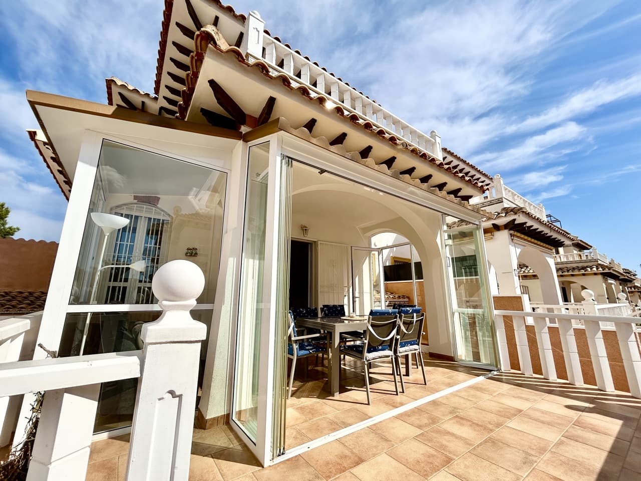 Geschakelde Woning met 2 slaapkamers in Cabo Roig - 2