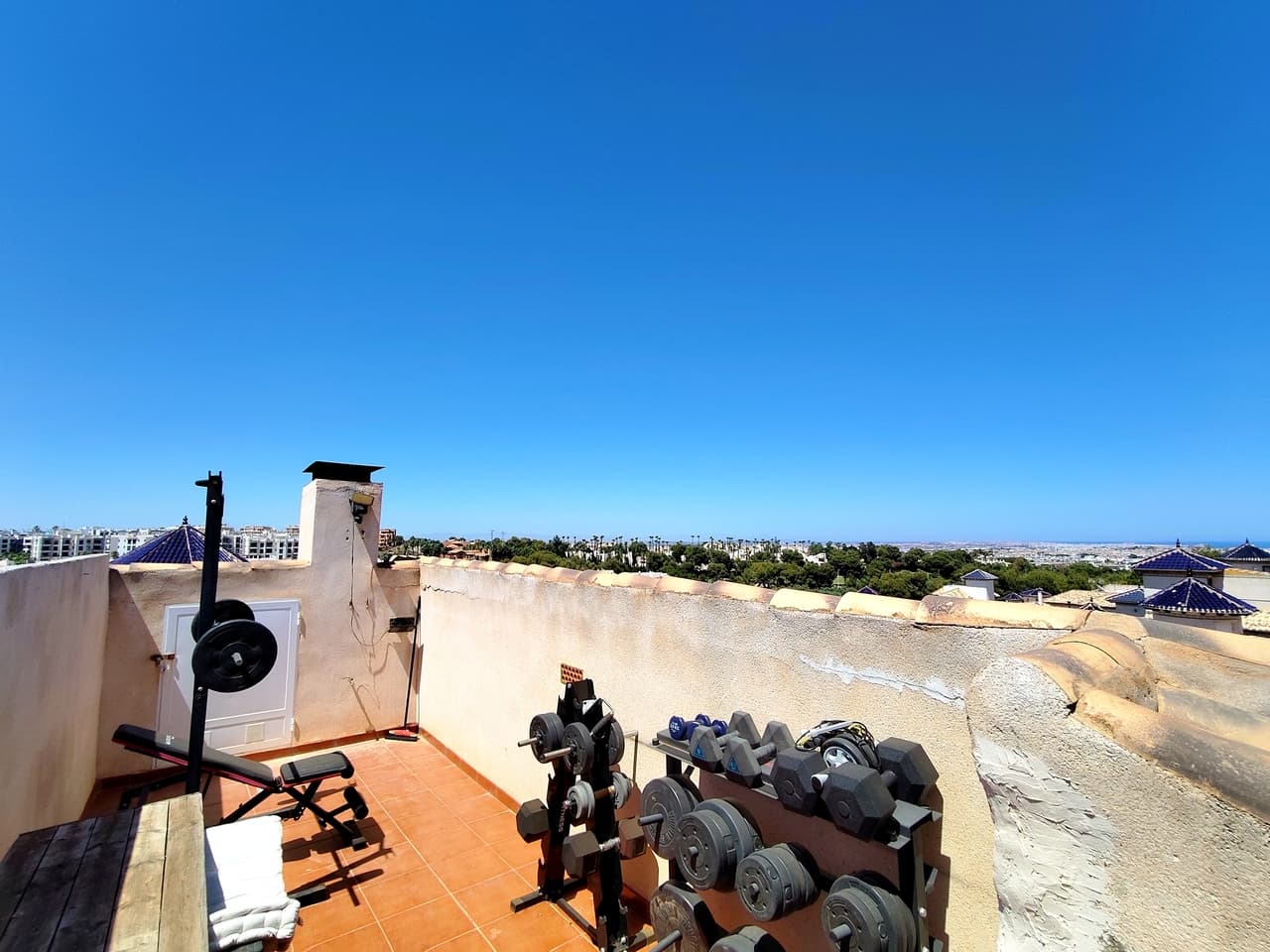 2 bed Middle Floor Apartment in Villamartin