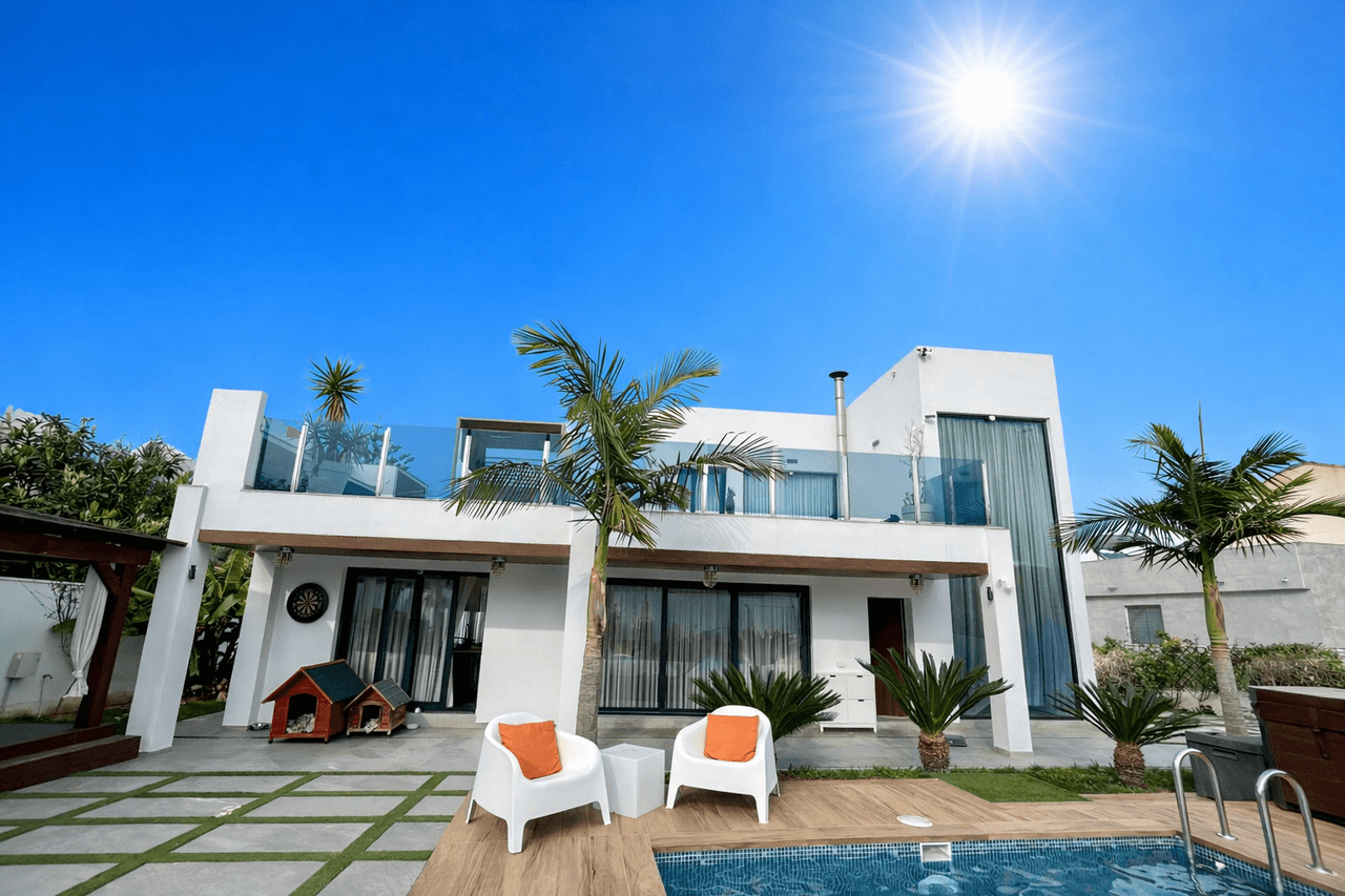 Villa - Chalet de 3 dormitorios en Los Balcones - 1
