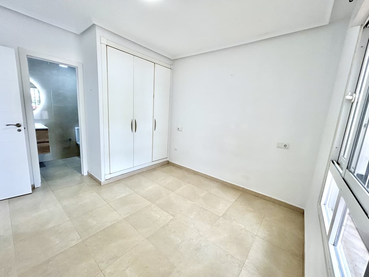 Apartamento Planta Media de 2 dormitorios en Villamartin - 12