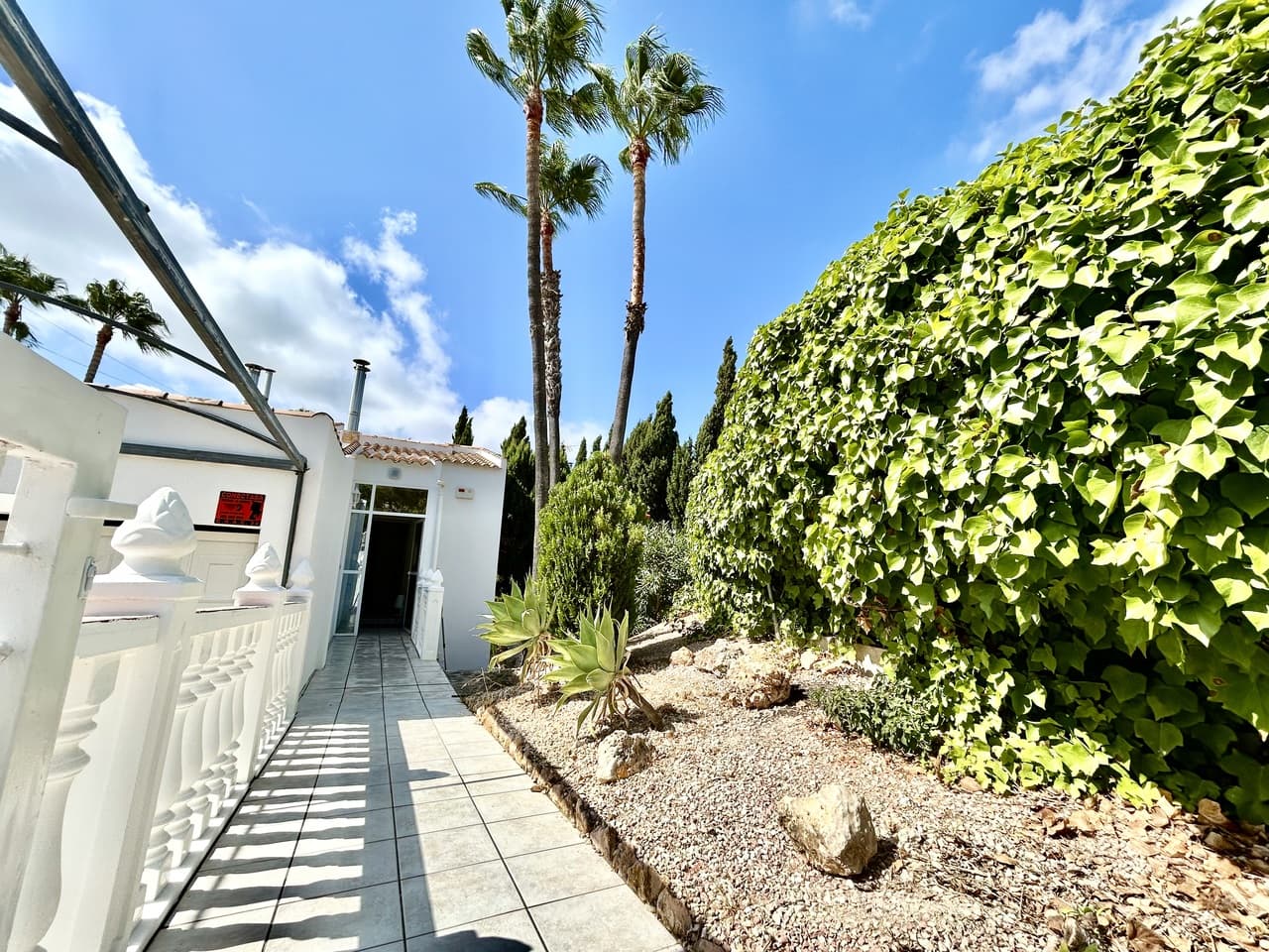 3 bed Detached Villa in Villamartin - 40