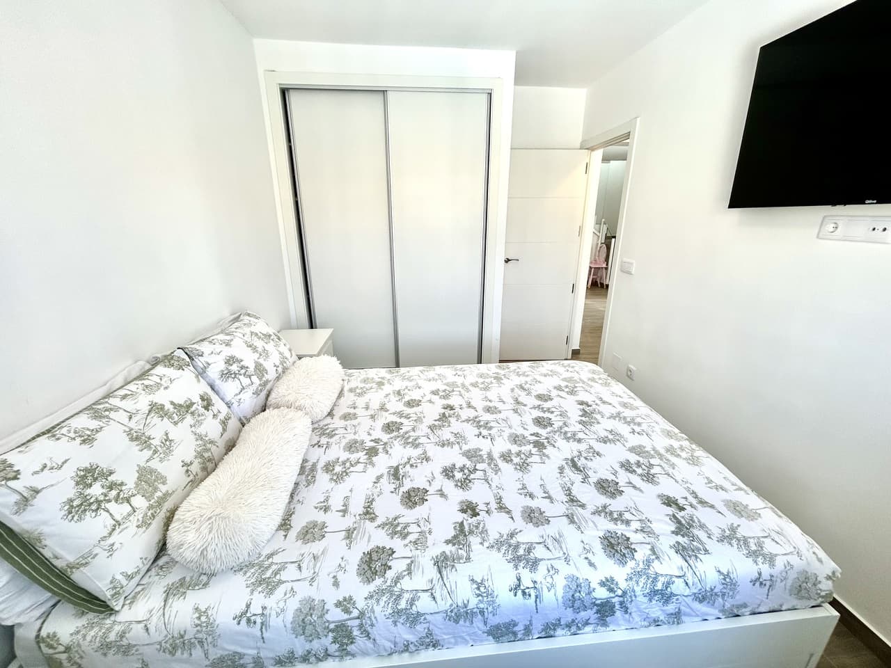 Villa - Chalet de 5 dormitorios en Villamartin - 10