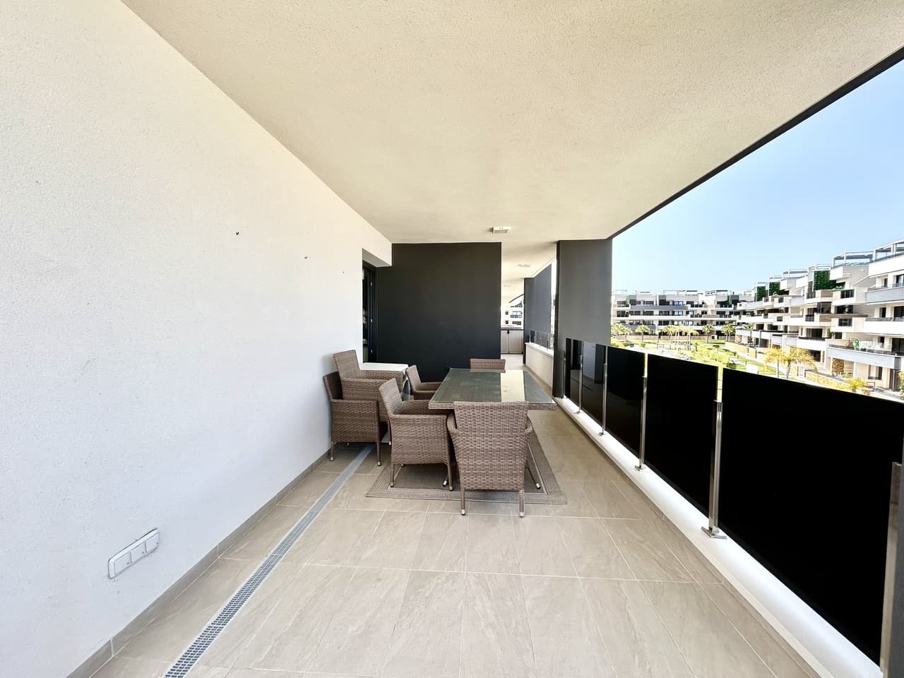 Tussenverdieping Appartement met 3 slaapkamers in Playa Flamenca - 30