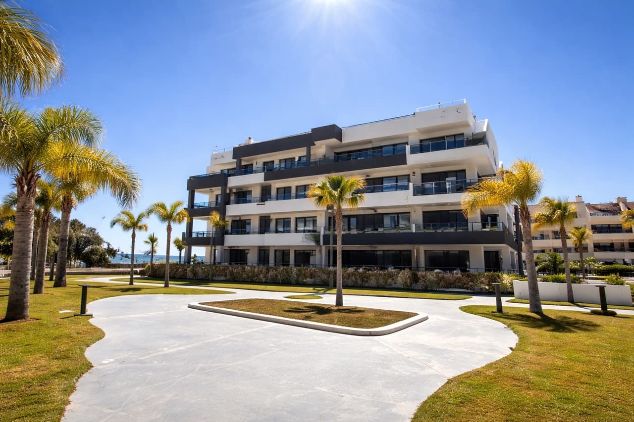 Tussenverdieping Appartement met 3 slaapkamers in Playa Flamenca - 1