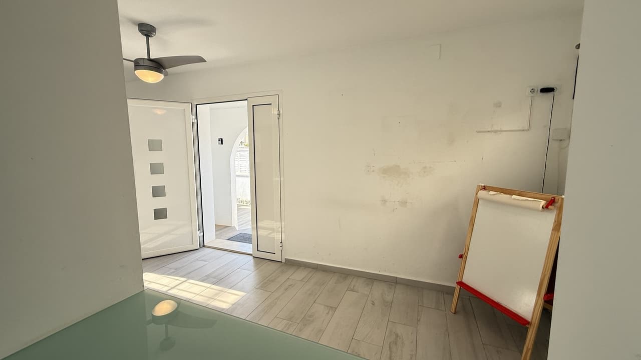 Villa - Chalet de 2 dormitorios en Villamartin - 42
